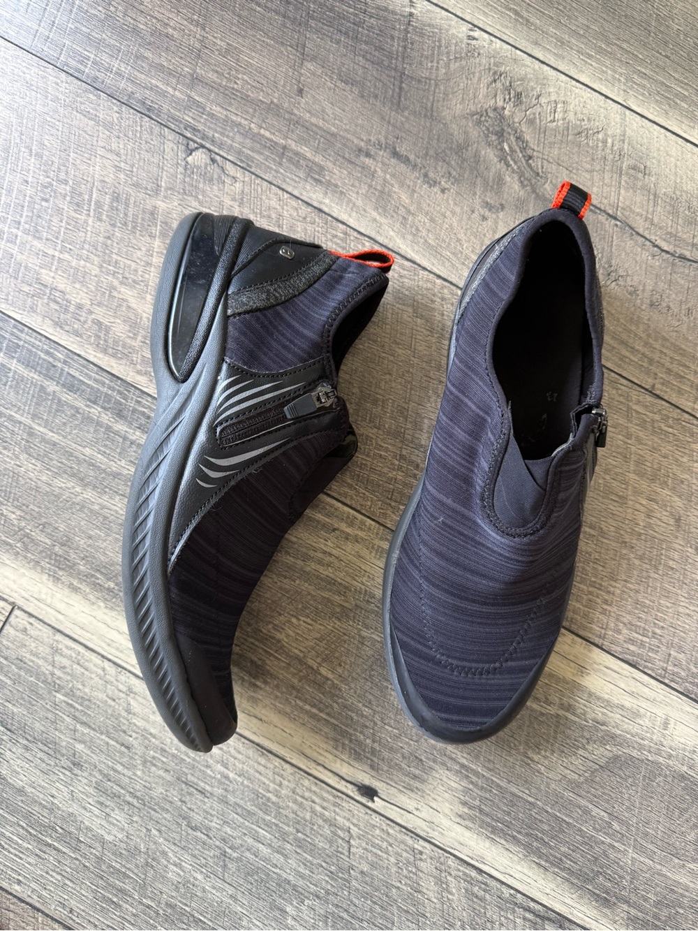 Bzees Nova Black Slip-On Casual Shoes Orange Accent Size 11